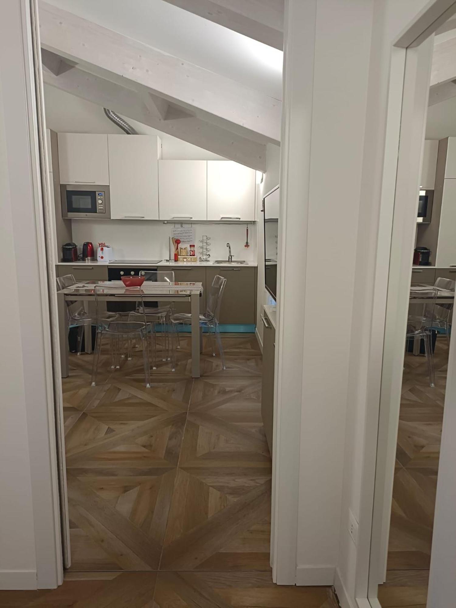 Luminoso Bilocale Zona Tibaldi Bocconi Apartment มิลาน ภายนอก รูปภาพ