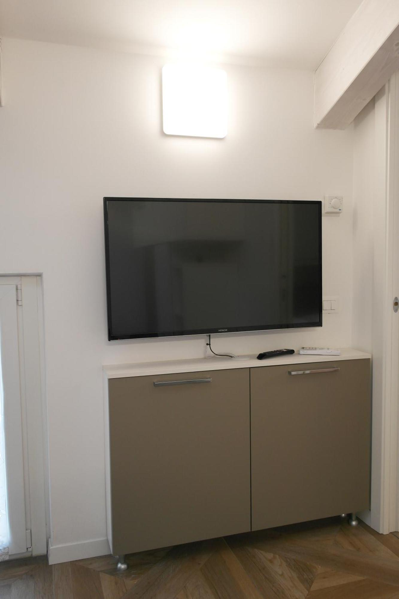 Luminoso Bilocale Zona Tibaldi Bocconi Apartment มิลาน ภายนอก รูปภาพ