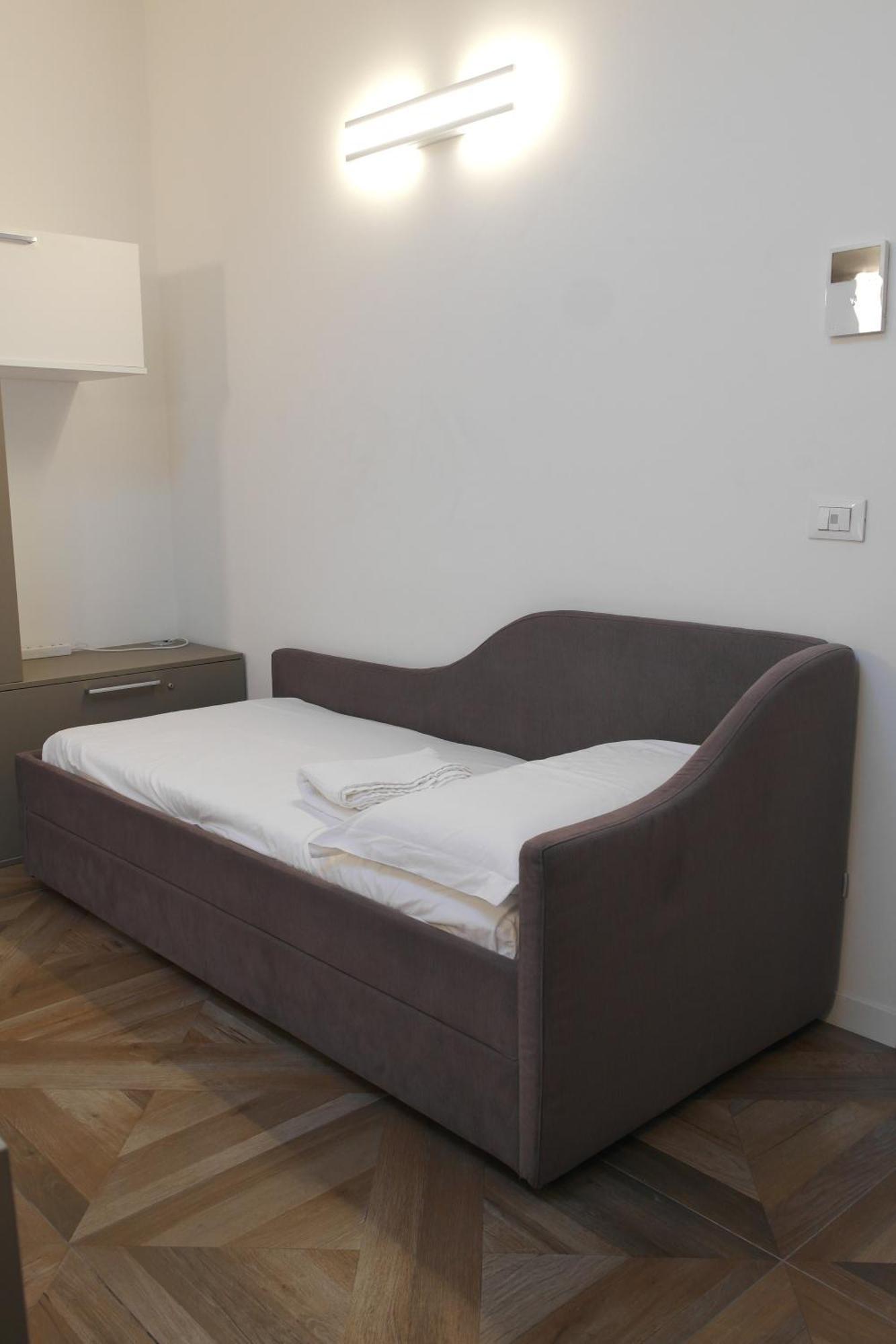 Luminoso Bilocale Zona Tibaldi Bocconi Apartment มิลาน ภายนอก รูปภาพ