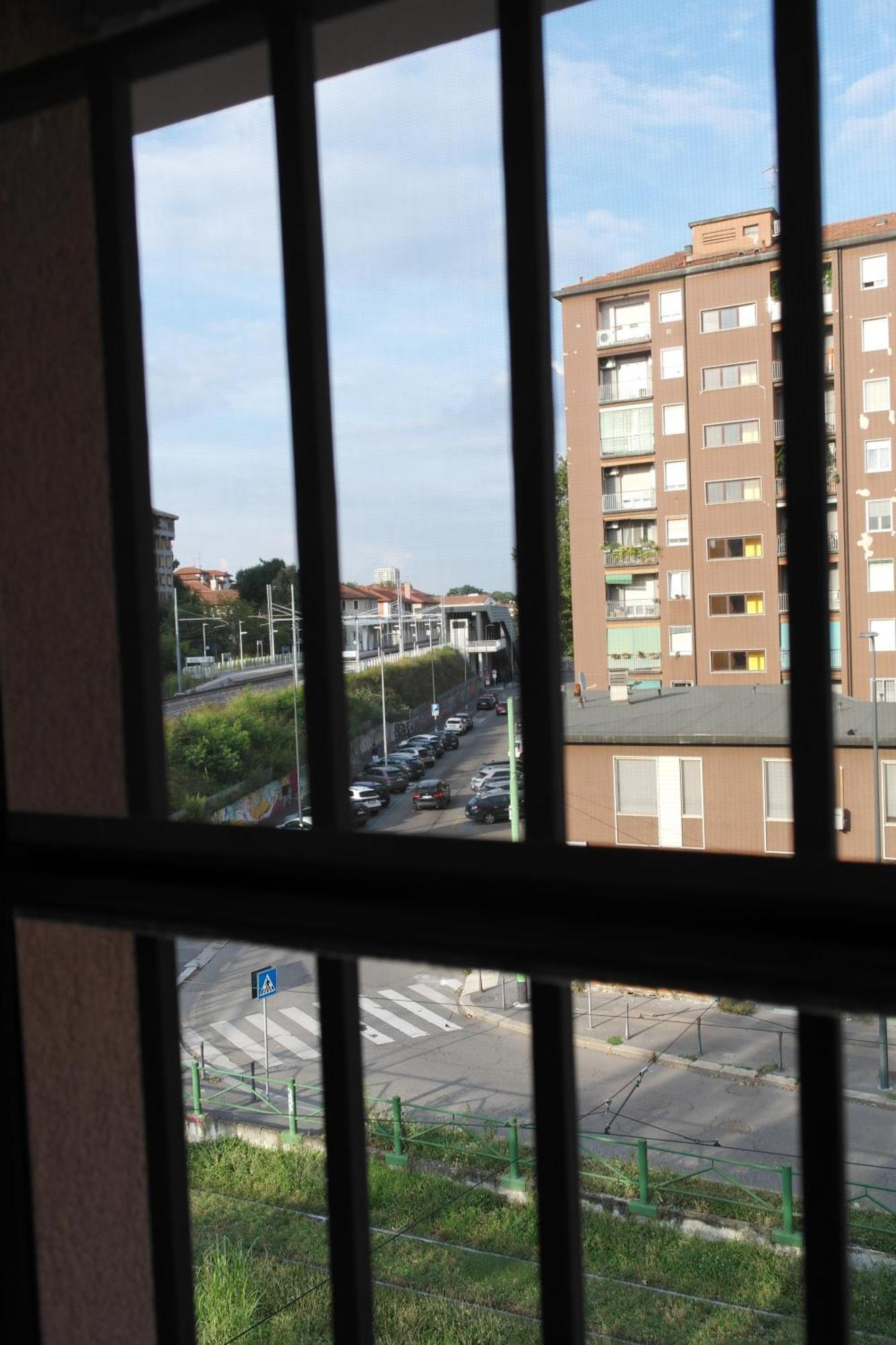Luminoso Bilocale Zona Tibaldi Bocconi Apartment มิลาน ภายนอก รูปภาพ