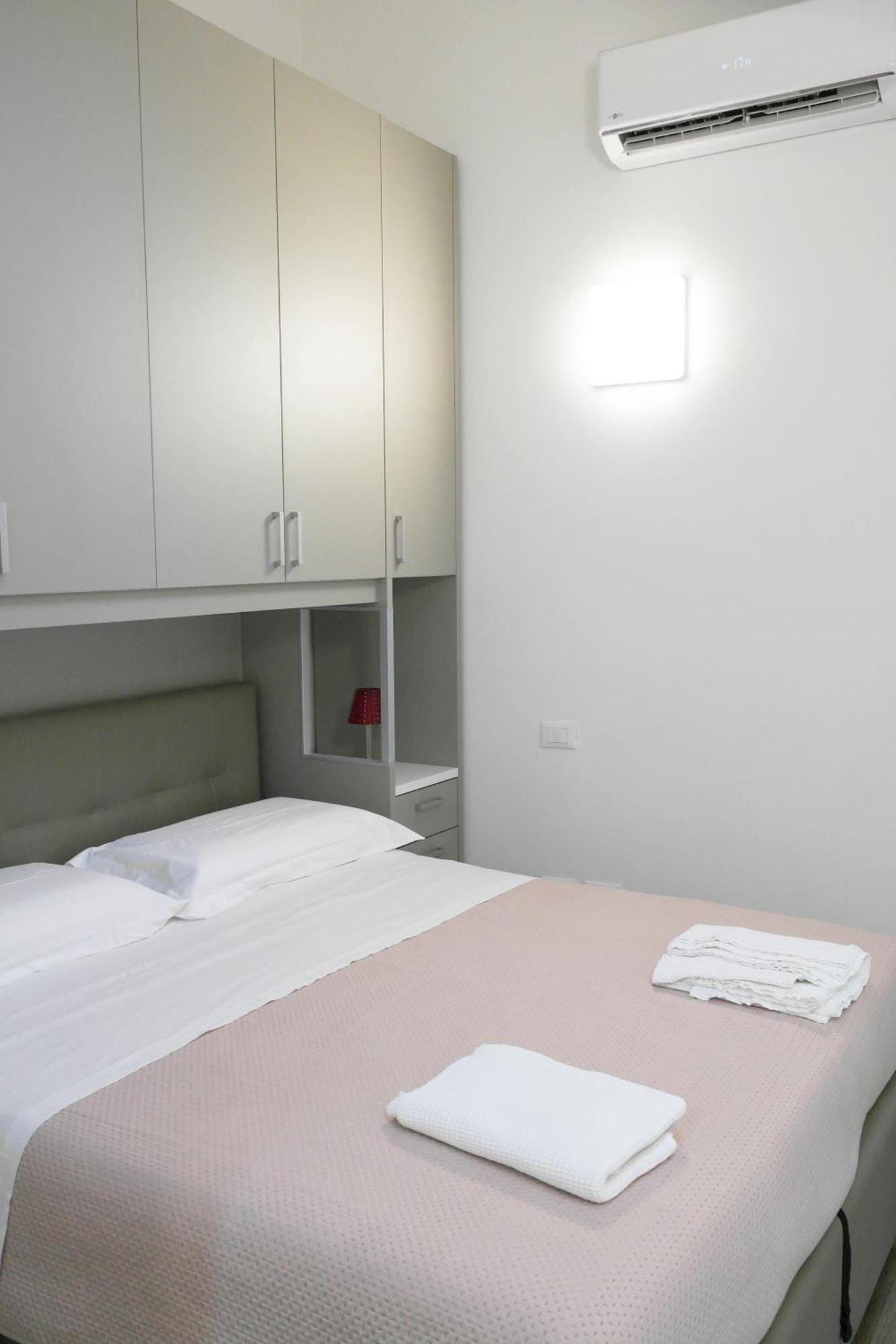 Luminoso Bilocale Zona Tibaldi Bocconi Apartment มิลาน ภายนอก รูปภาพ